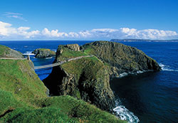 Carrick-a-Rede Rope Bridge o